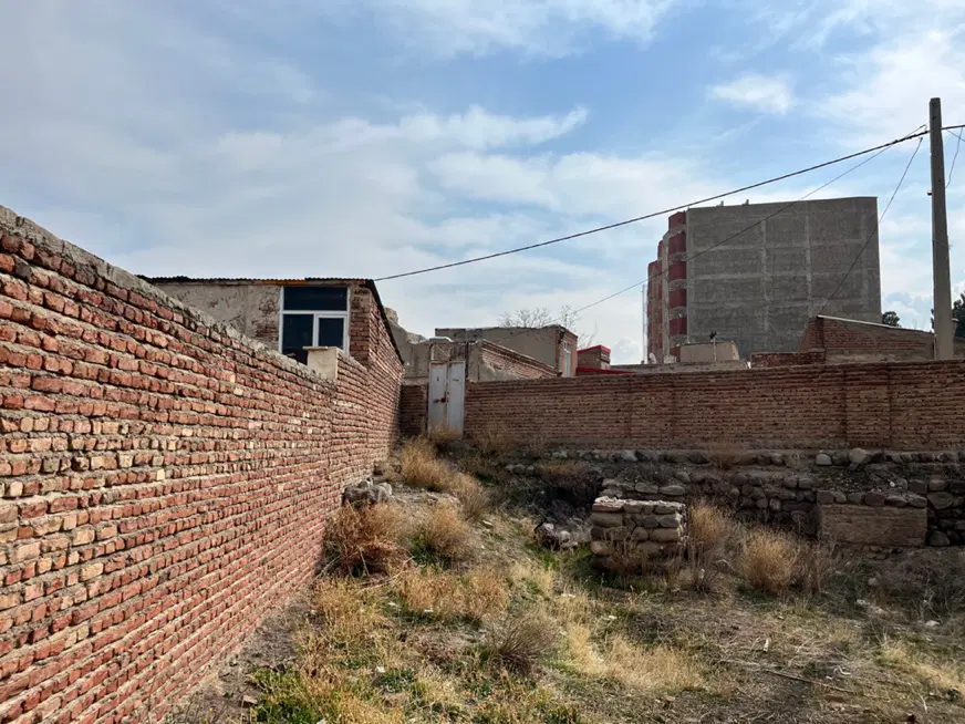زمین کلنگی در اسکو