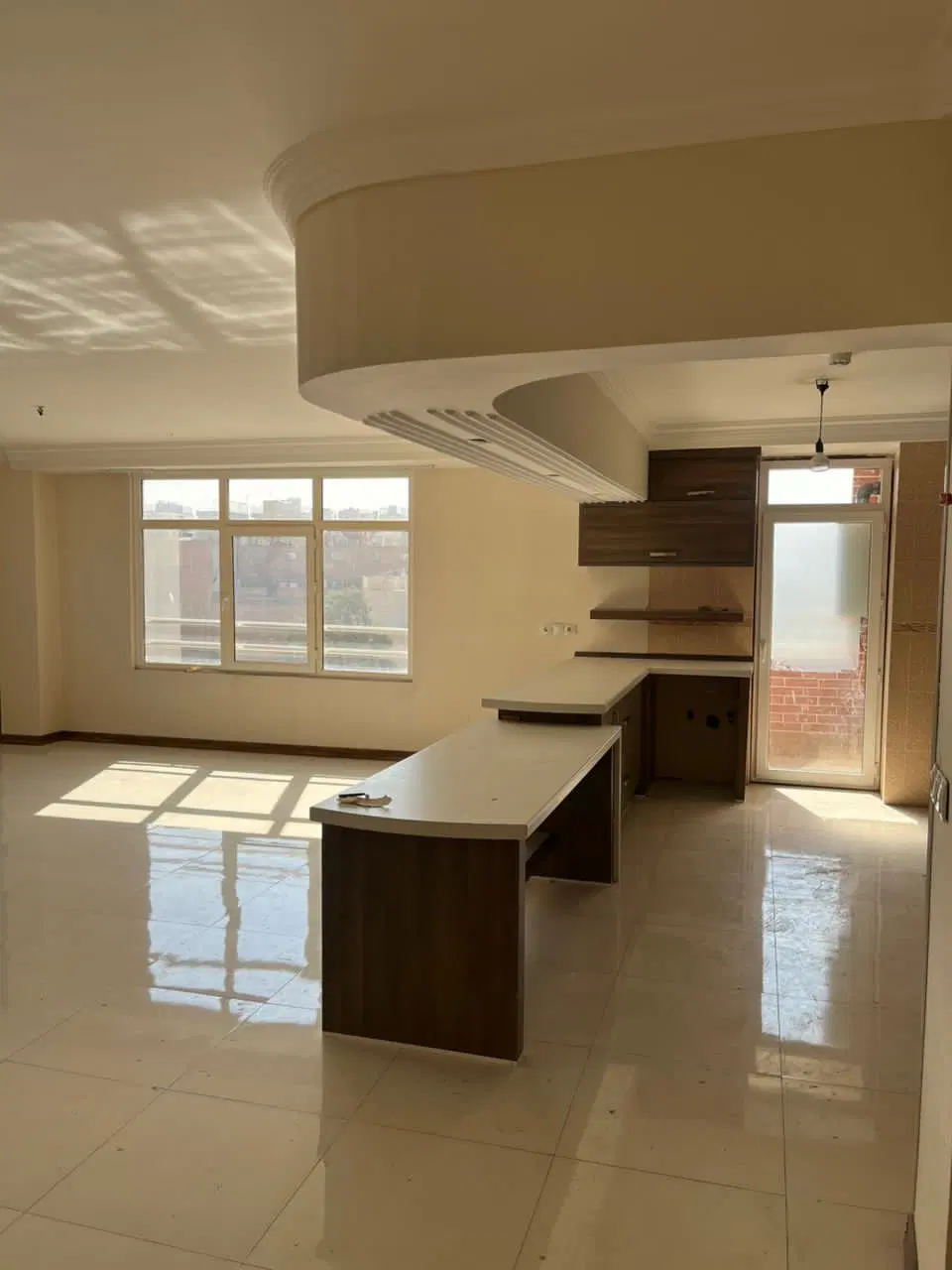 اپارتمان غرق نور
