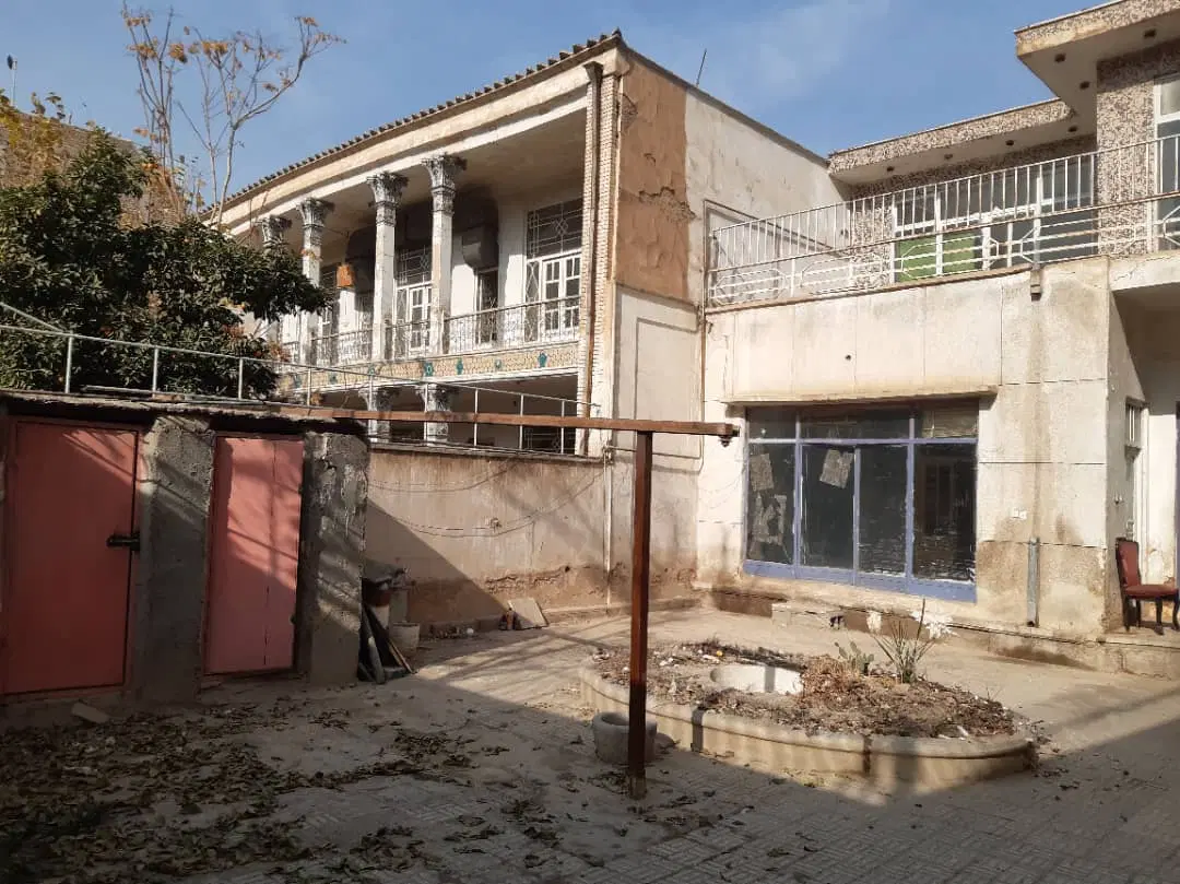 ۱۳۰ متر مولوی