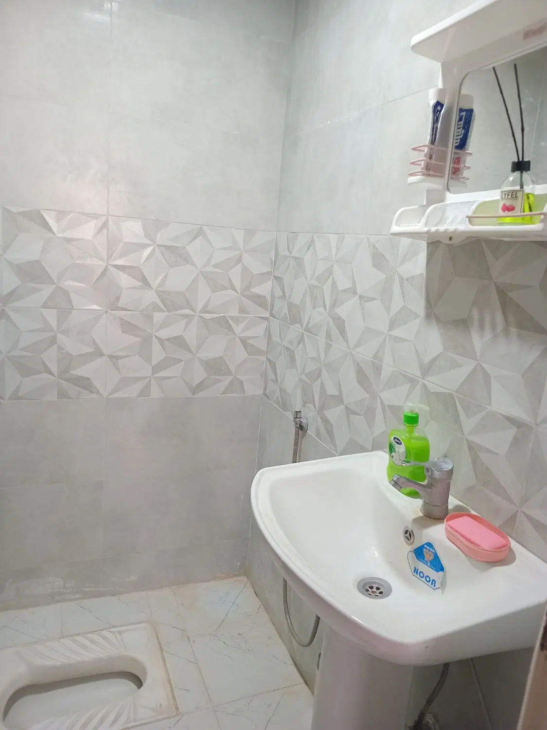 آپارتمان آخر عباسی