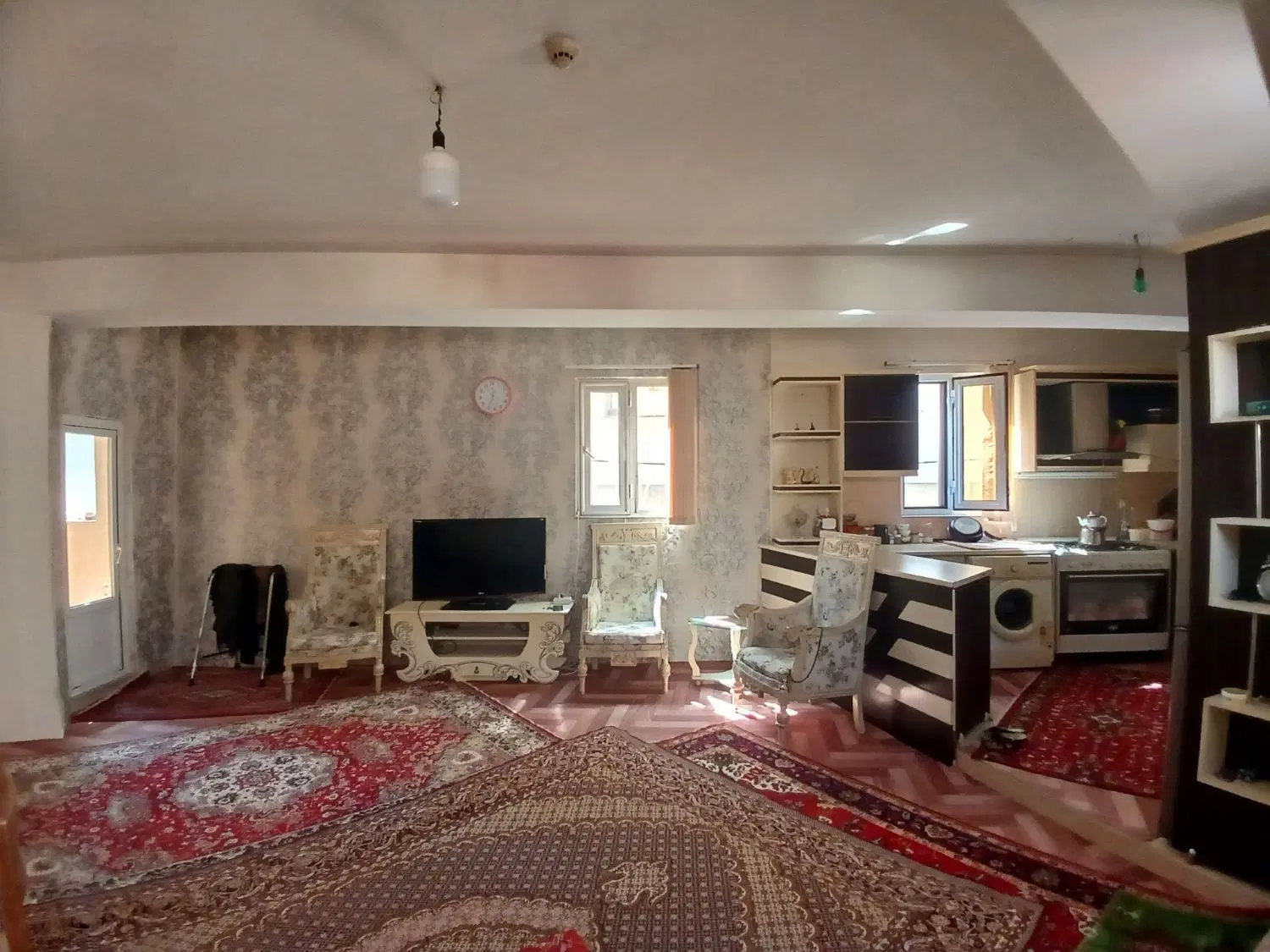 آپارتمان در خیابان زمرد اندیشه
