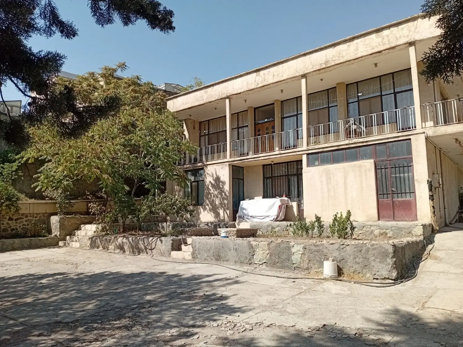 ملک کلنگی در رودهن تهاتر با آپارتمان داخل پیروزی