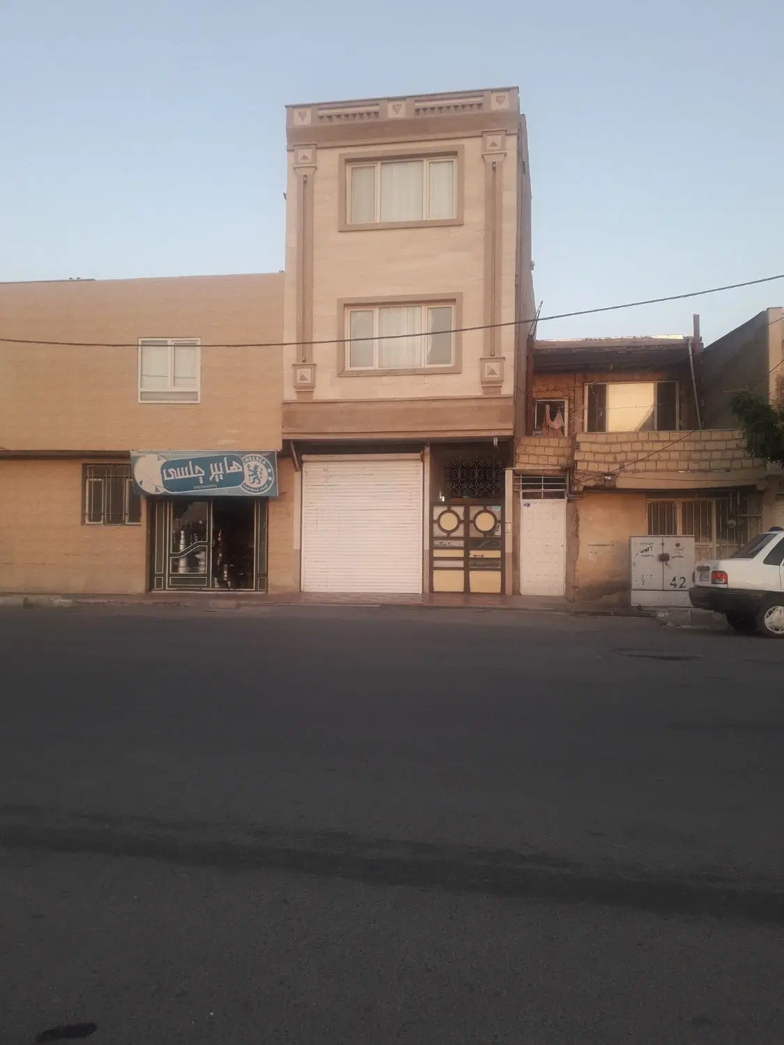 خانه ۳طبقه ومغازه ۲۷متری
