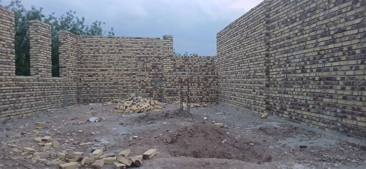 ساختمان نیمکاره