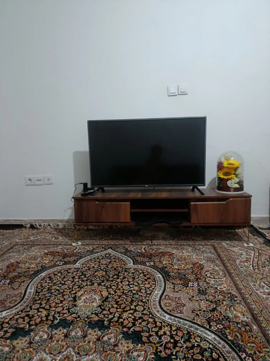 خونه دارم آپارتمان هستش  همخونه