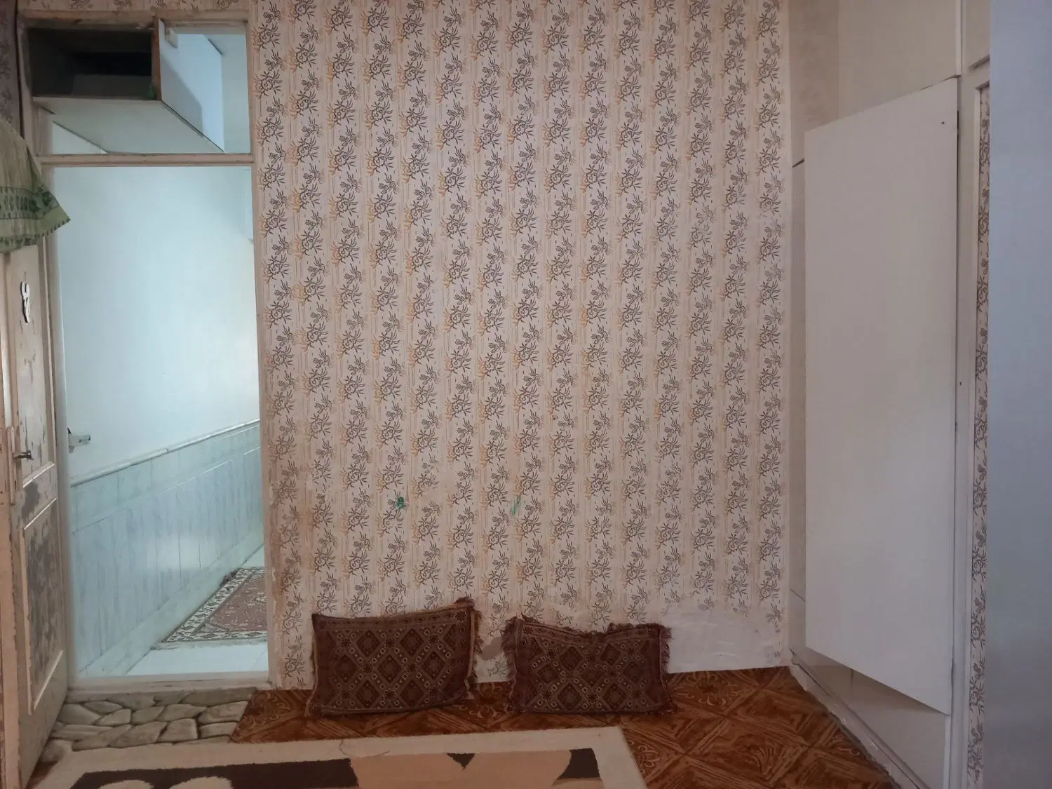 ویلای دربست بازسازی شده و حیاط ماشین‌رو