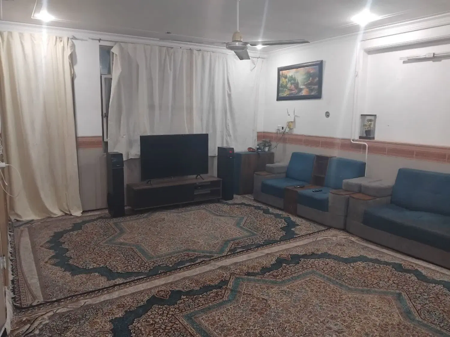 سلام.منزل طبقه اول.بسیاردلباز.روبه پارک بانوان.
