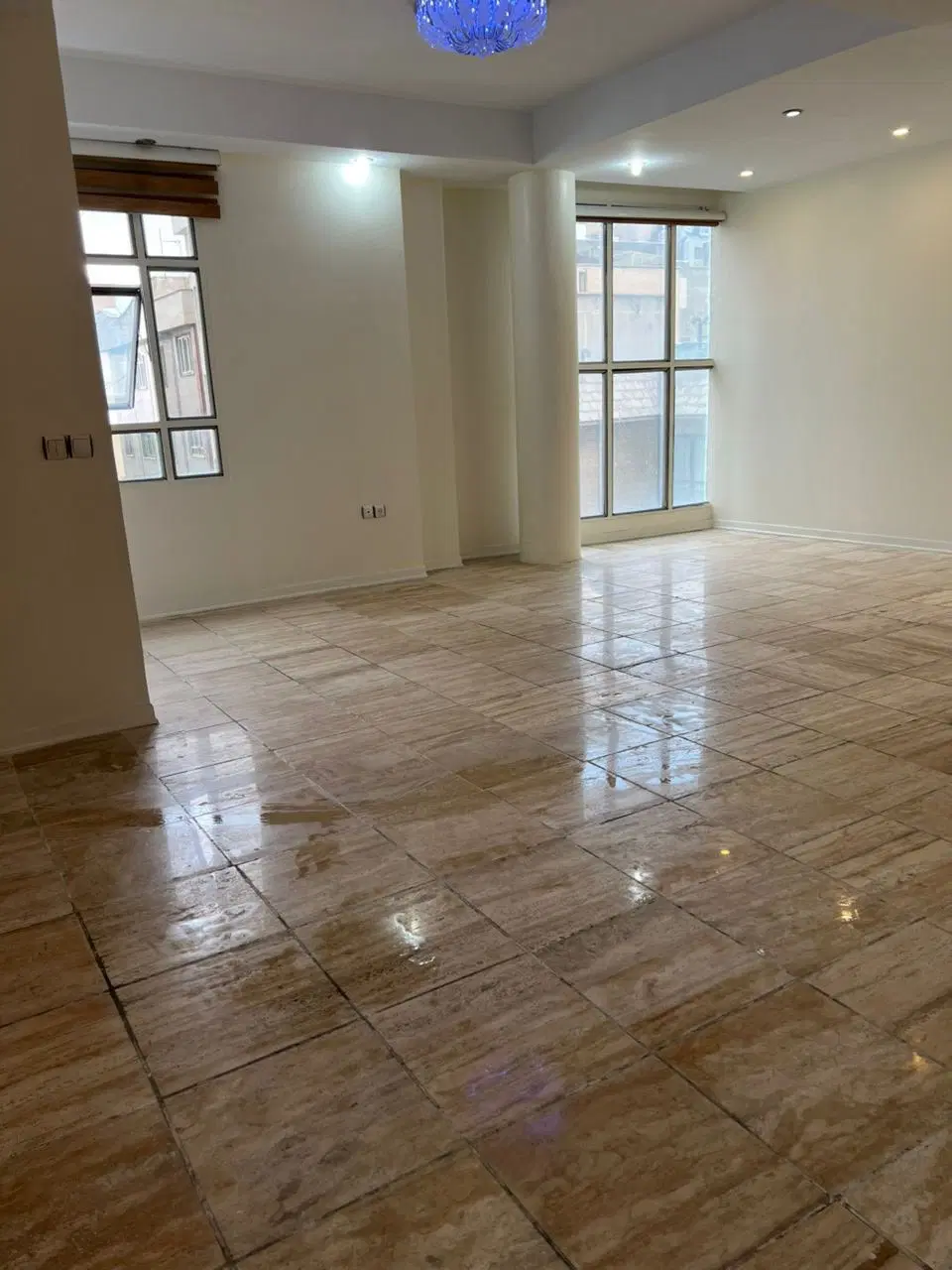 فرمانیه سنبل خ ارغوان متراژ۴۶۲فول امکانات مزایده