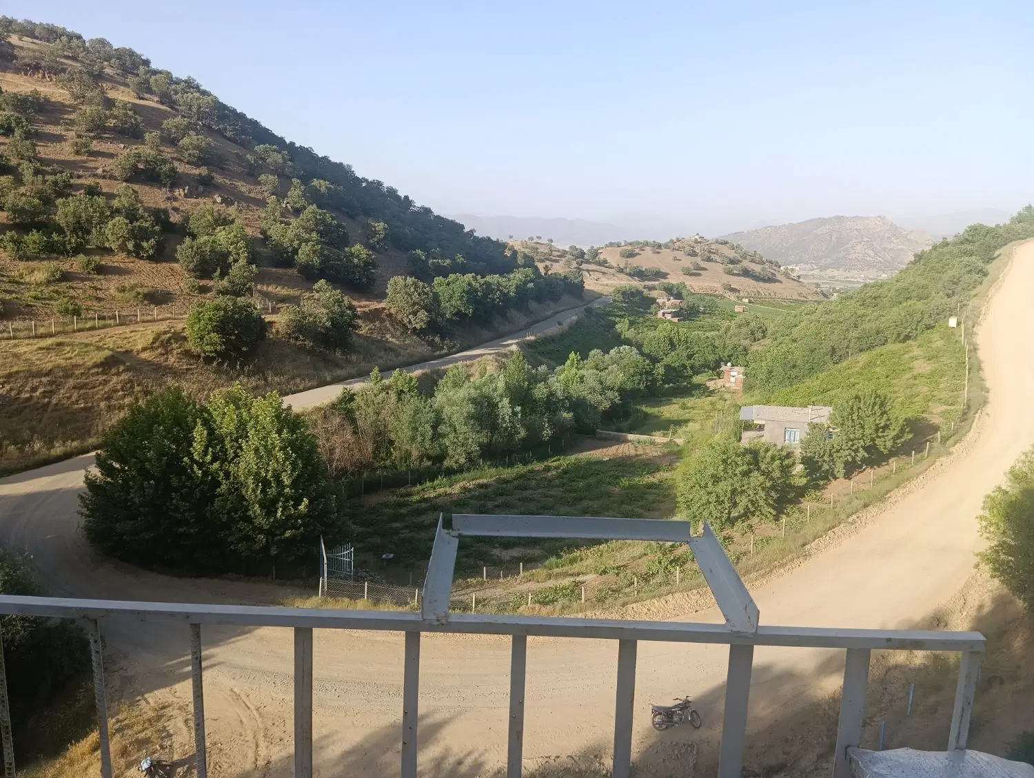 فروش باغ مو واقع در چک اصحاب