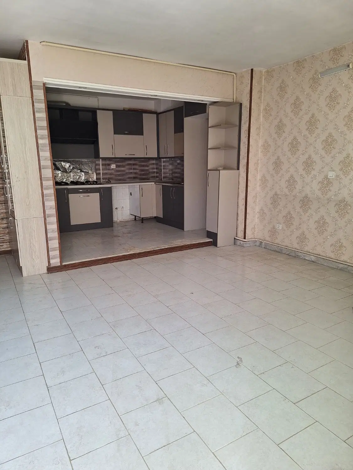 ۷۵ متر ۲ خوابه پارکینگ اختصاصی