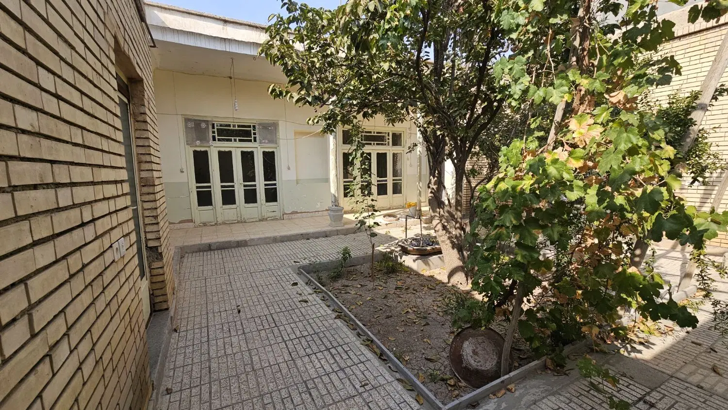 منزل مسکونی ویلایی ۲۳۰ متر