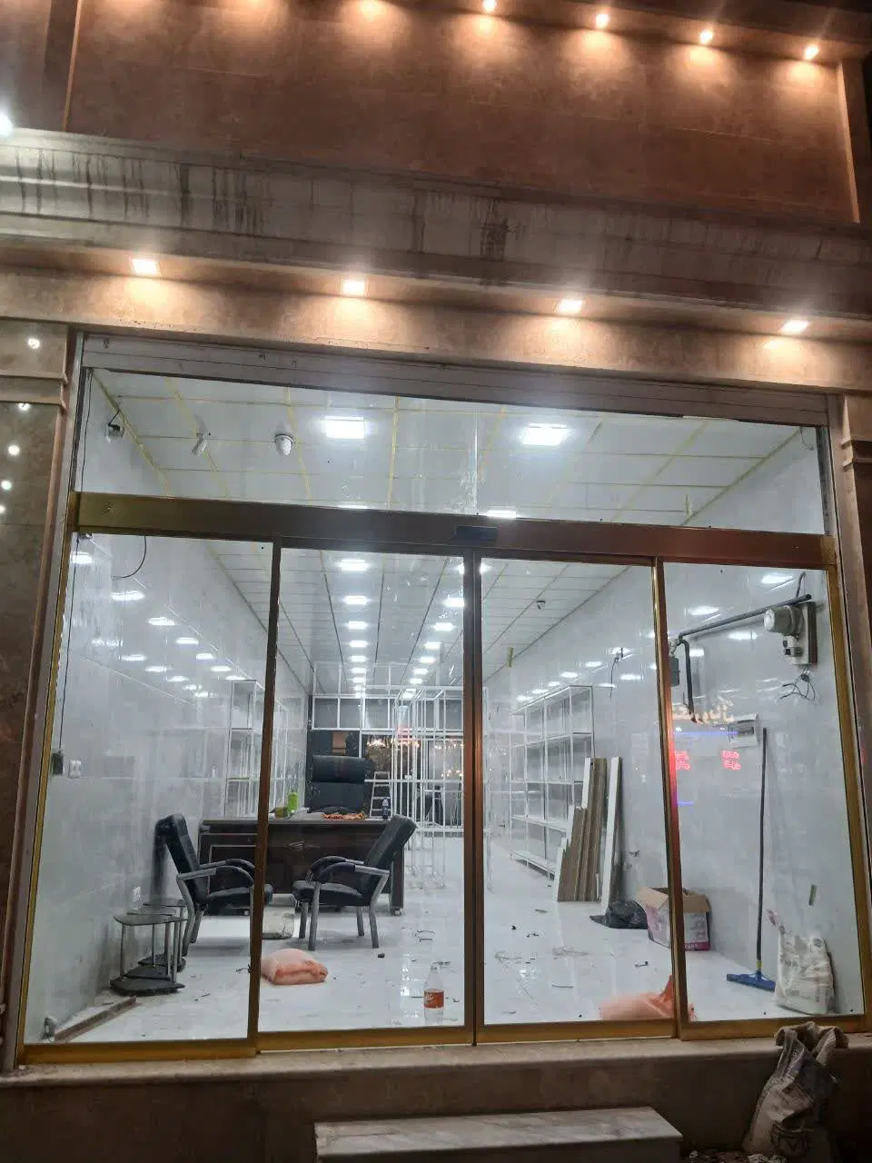 مغازه فروشی ۱۵۰متر بر۳۰متری کلهری