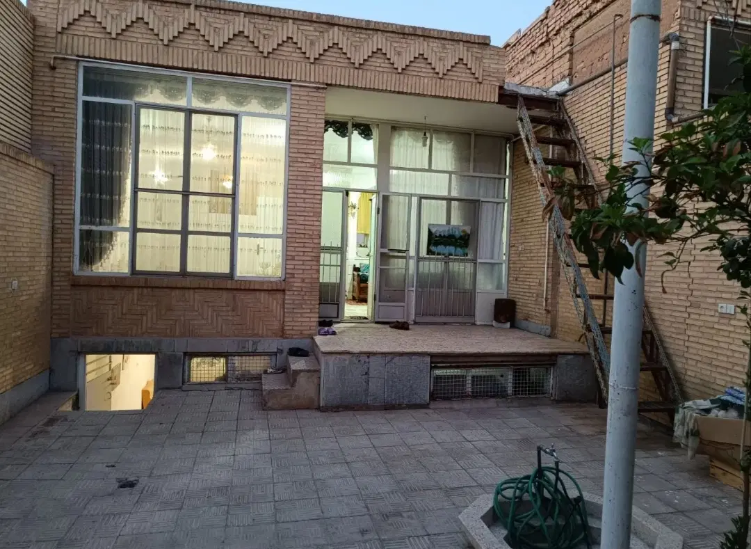 منزل فروشی خیابان مطهری فقط 3700