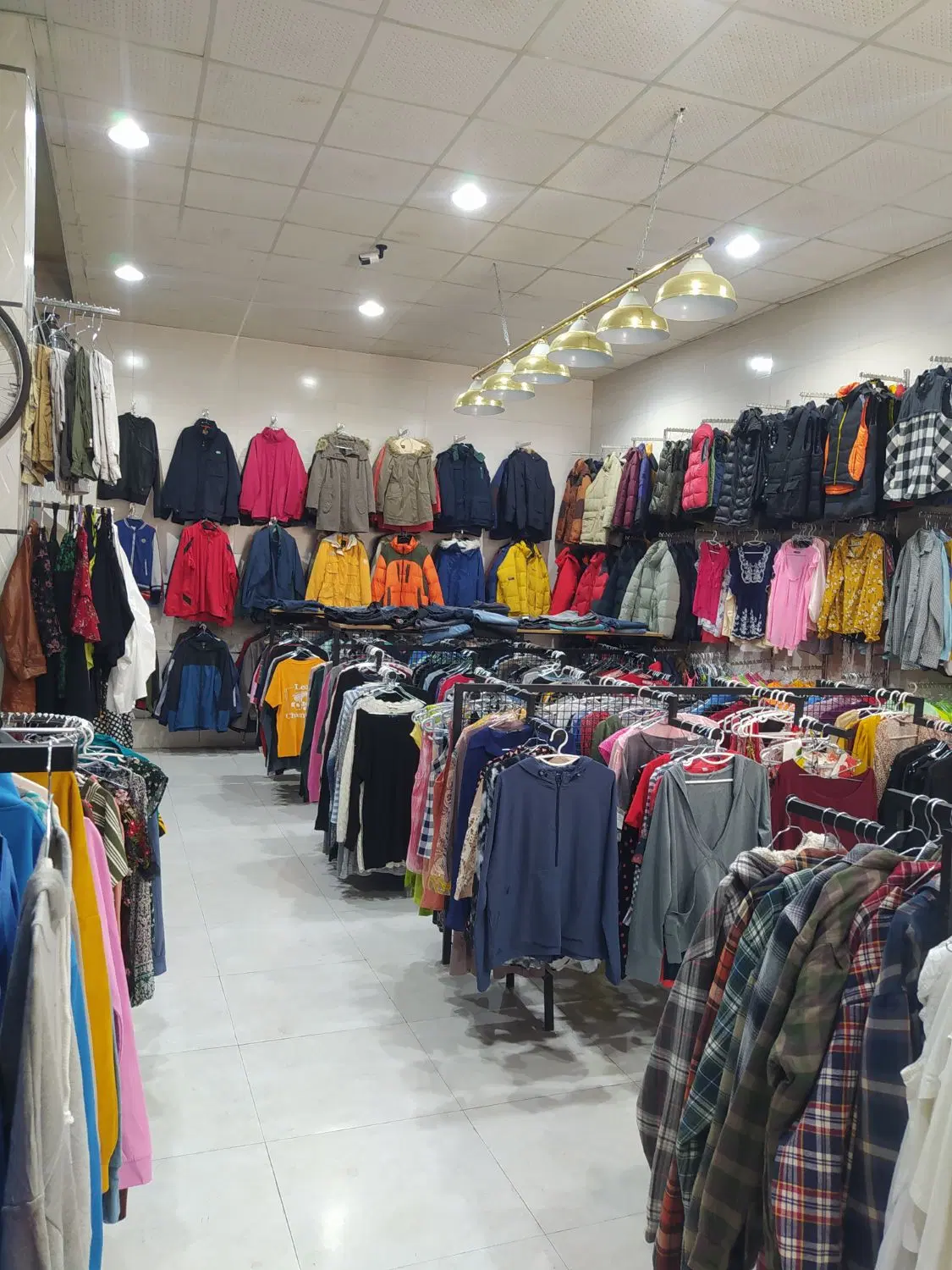یک باب مغازه 125متر کف24متر بالکن