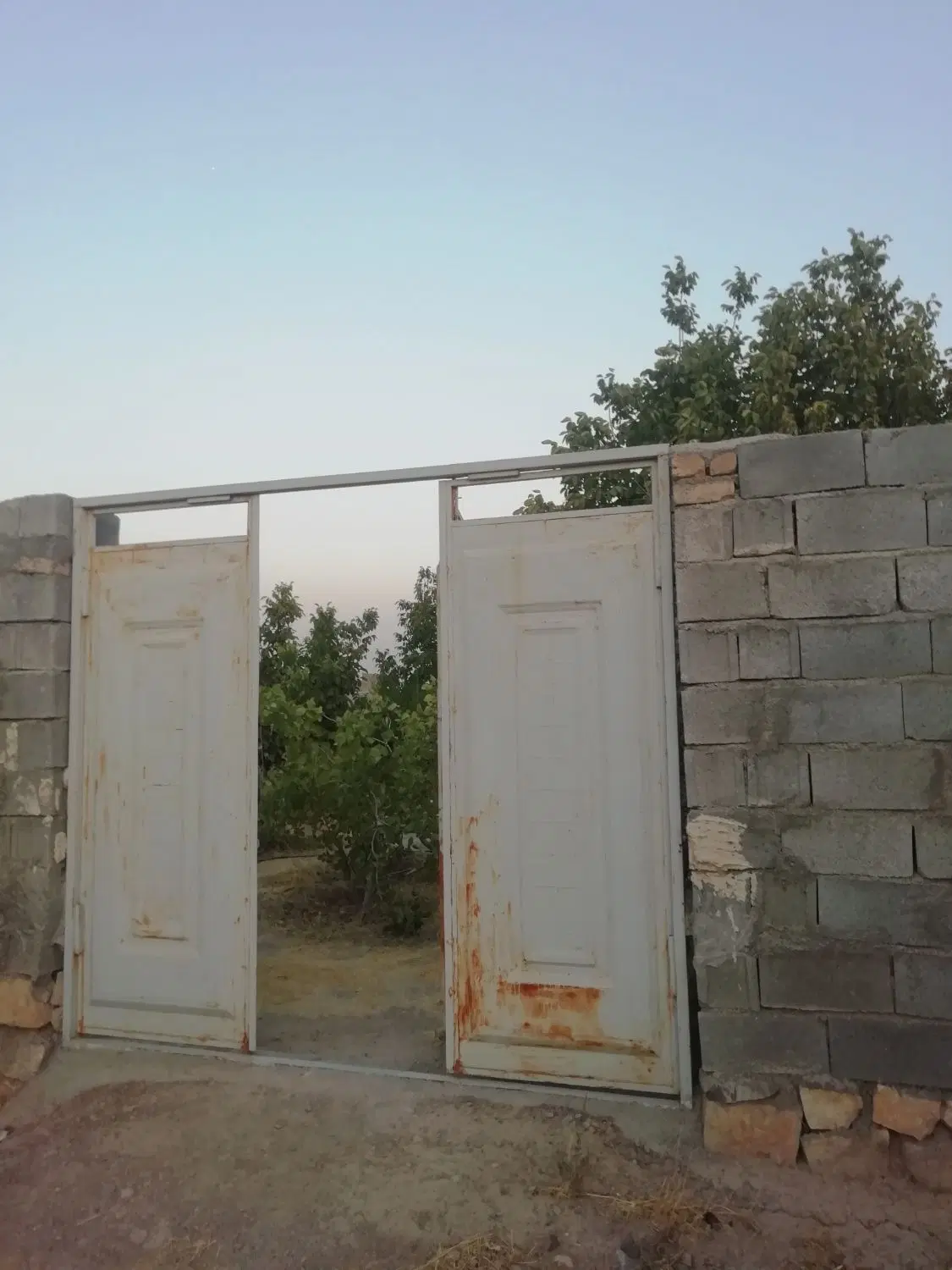 زمین باغی ــ مسکونی