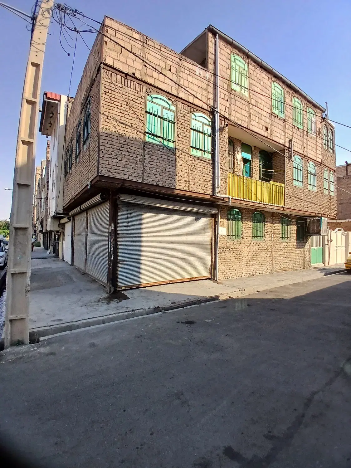 فروش خانه ۳ طبقه در رباط کریم سفیدار