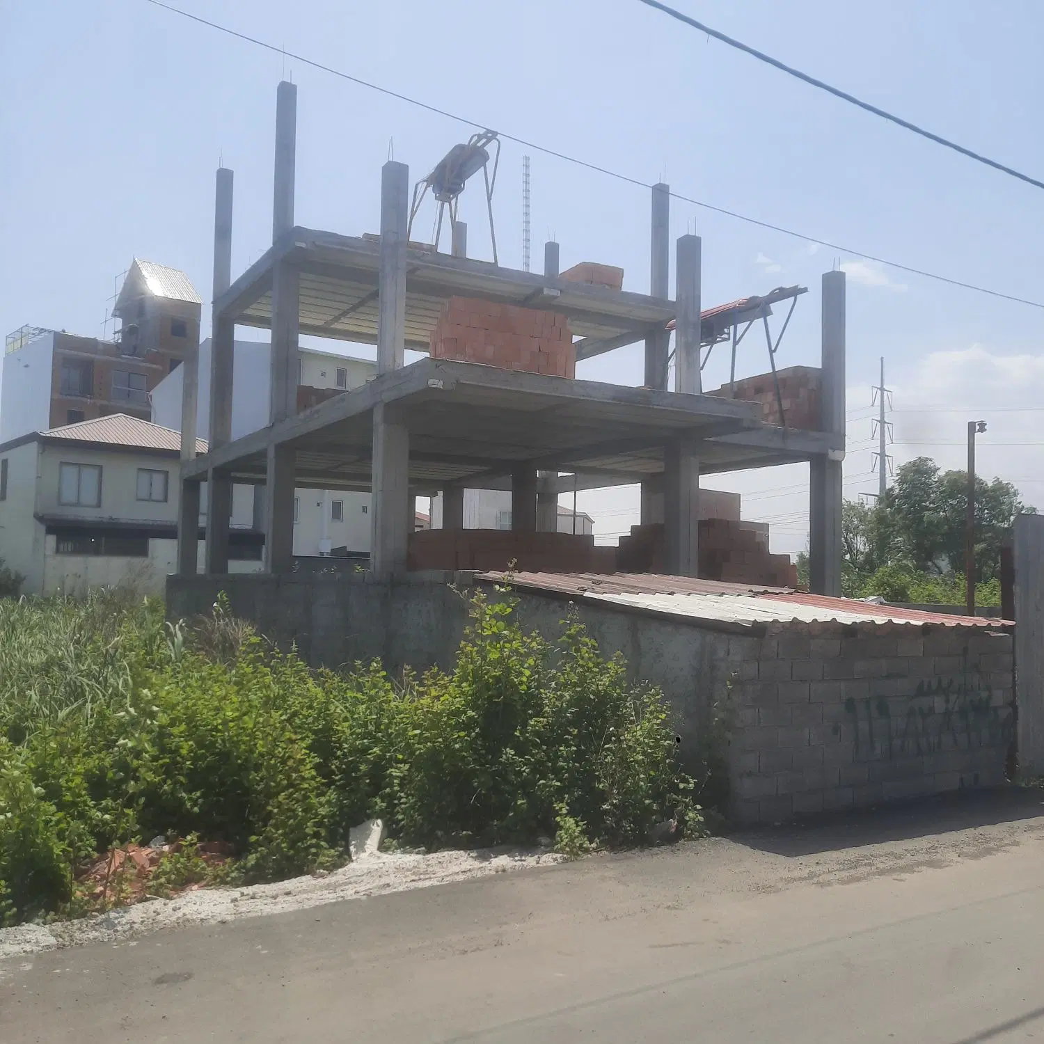 فروش زمین با بنای اسکلت