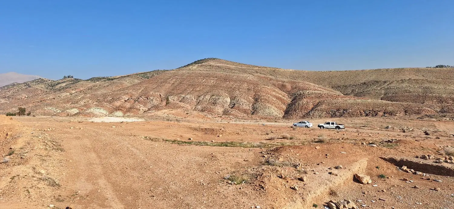 زمین کیان آباد