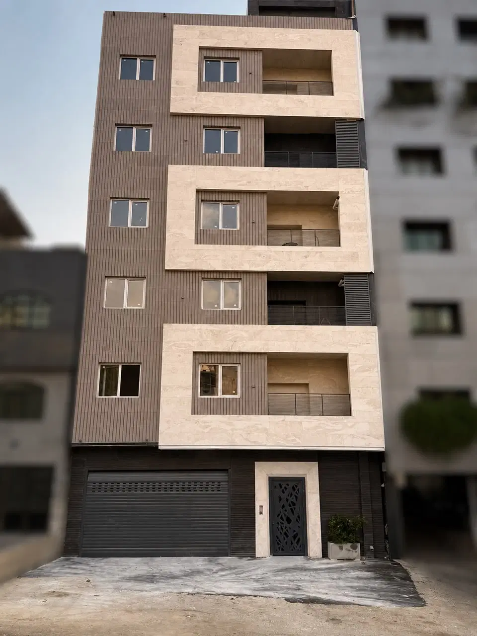 اپارتمان طبقه همکف