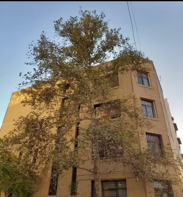 فروش دربستی مستغلات۳۰۰متر۳طبقه ونیم مجزانجات الهی