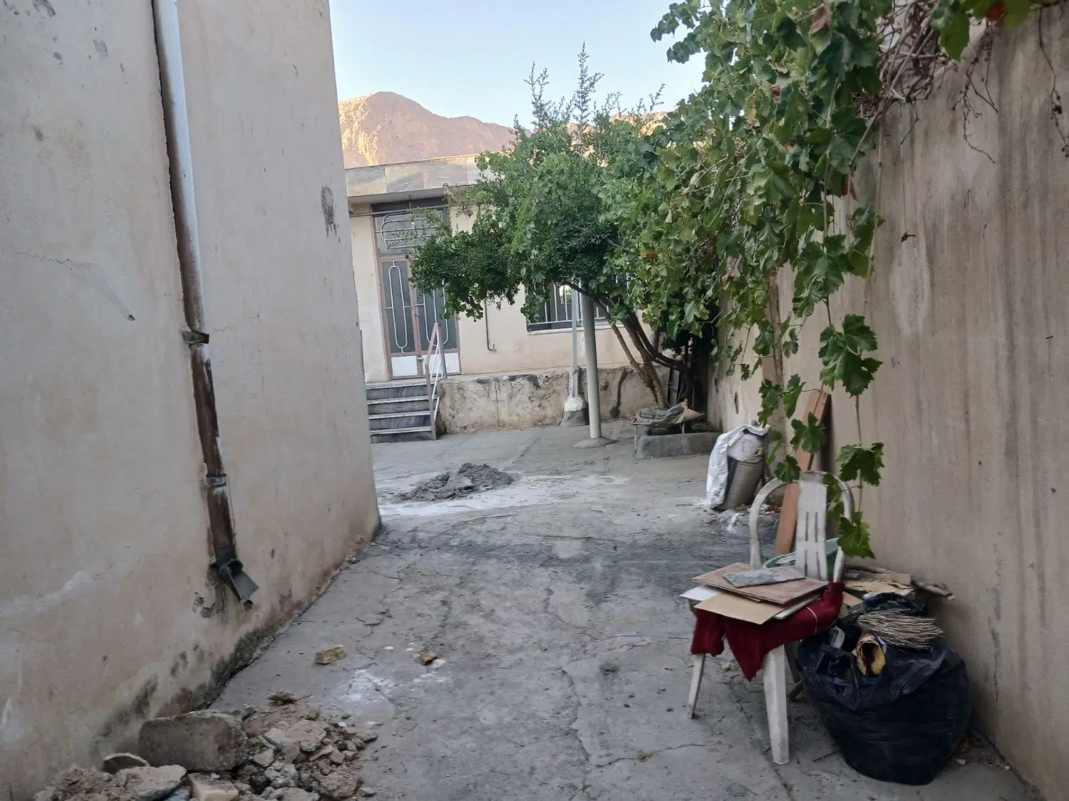 فروش تجاری مسکونی ۲۸۵ متری