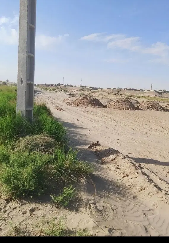 زمین ۸۰۰ متر سر اصلی منیخ