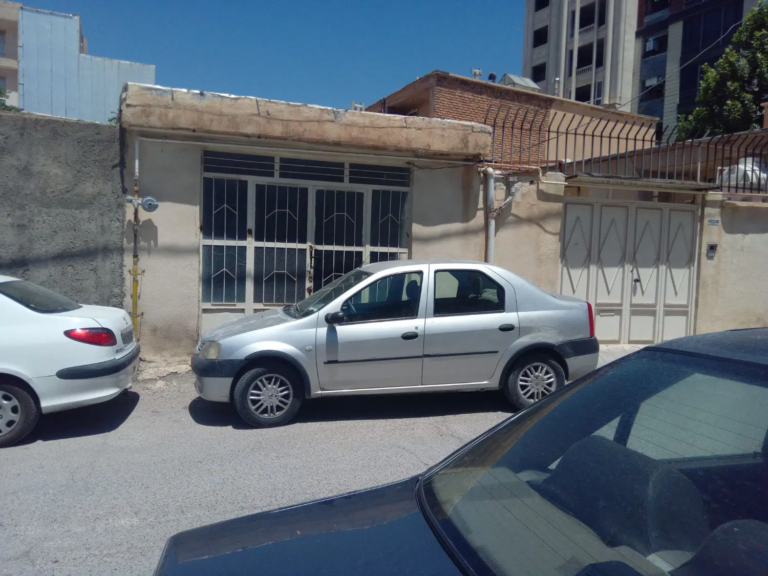 ۲۴ مترانباری در خیابان پاسداران