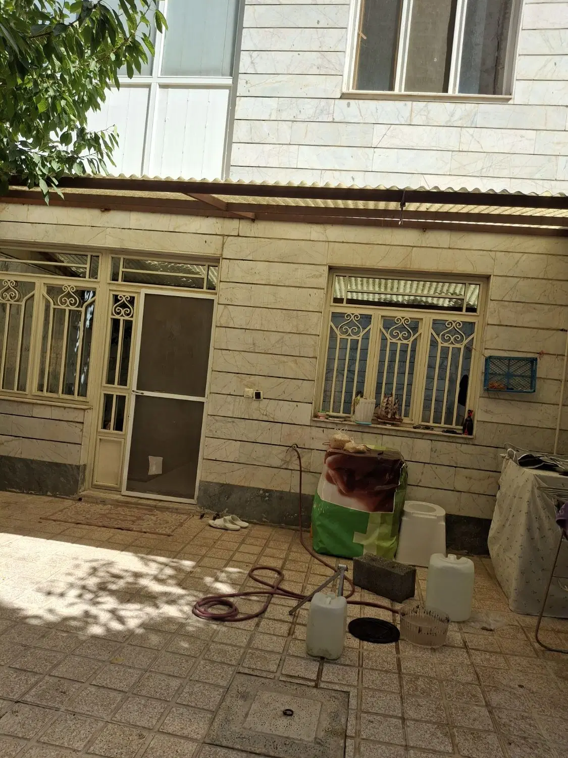 آپارتمان ۱۱۰متری فروشی طبقه اول