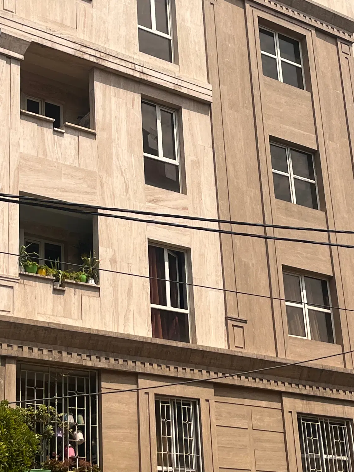 ستارخان کاشانی پور ۸۵ متر