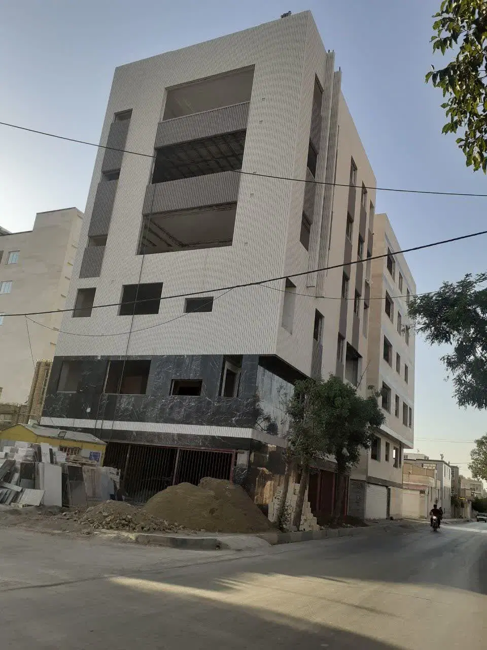 معاوضه وفروش آپارتمان نوساز صفر سال ساخت ۱۴۰۵