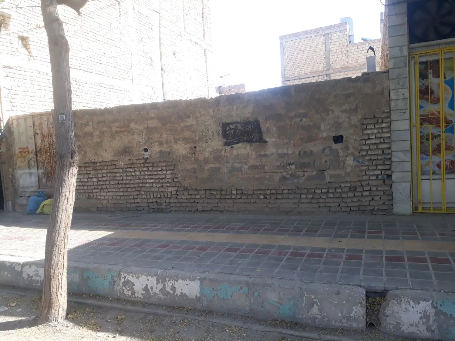 ۲۰۰مترزمین برخیابان اصلی فلاورجان