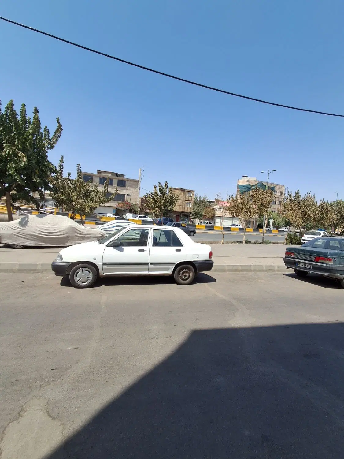 مغازه تجاری  30 متر خ امام  بر خیابان کاشانی
