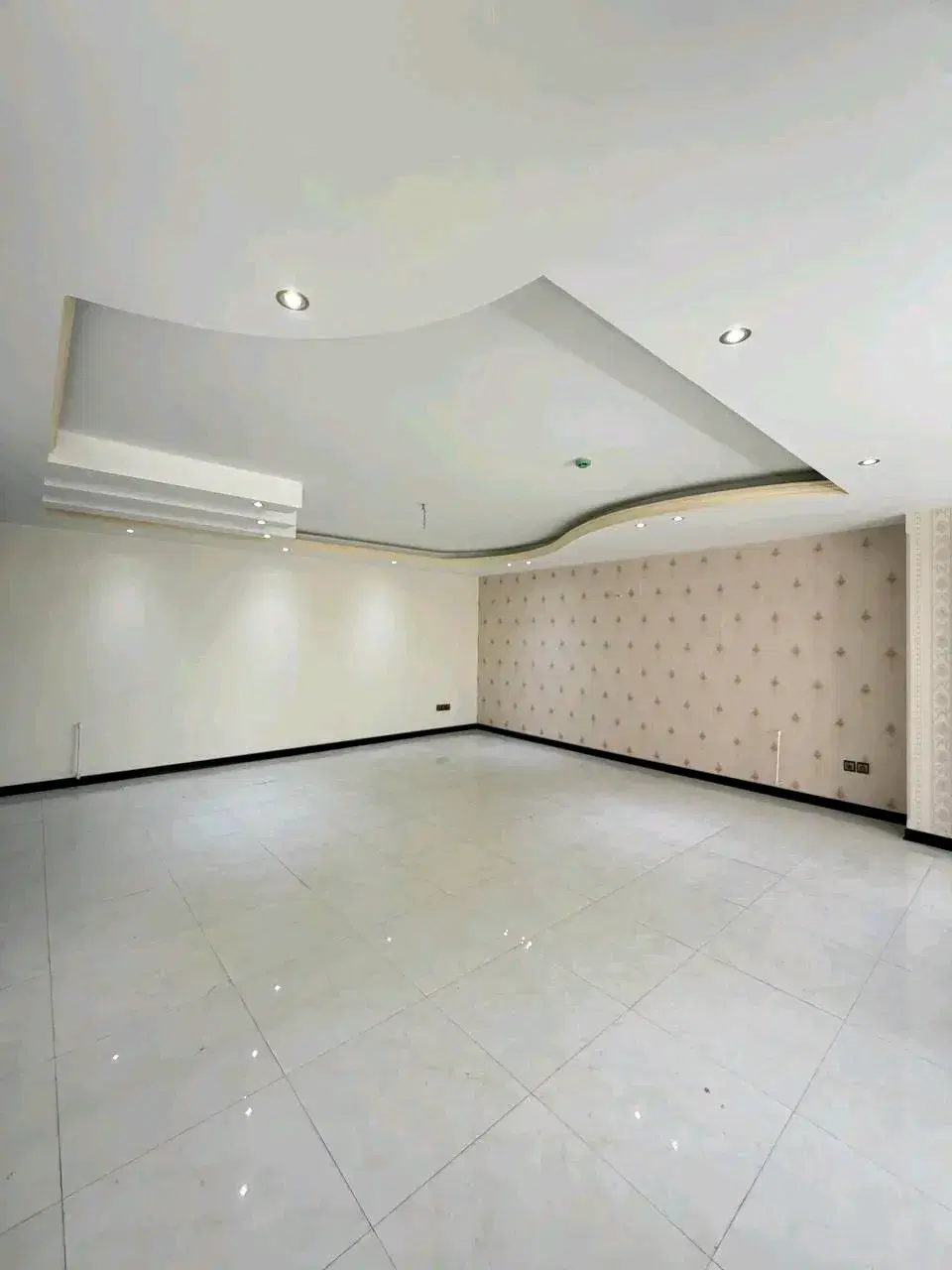 آپارتمان ۱۰۰ متر سند تکبرگ دوخواب غرق نور فول فول