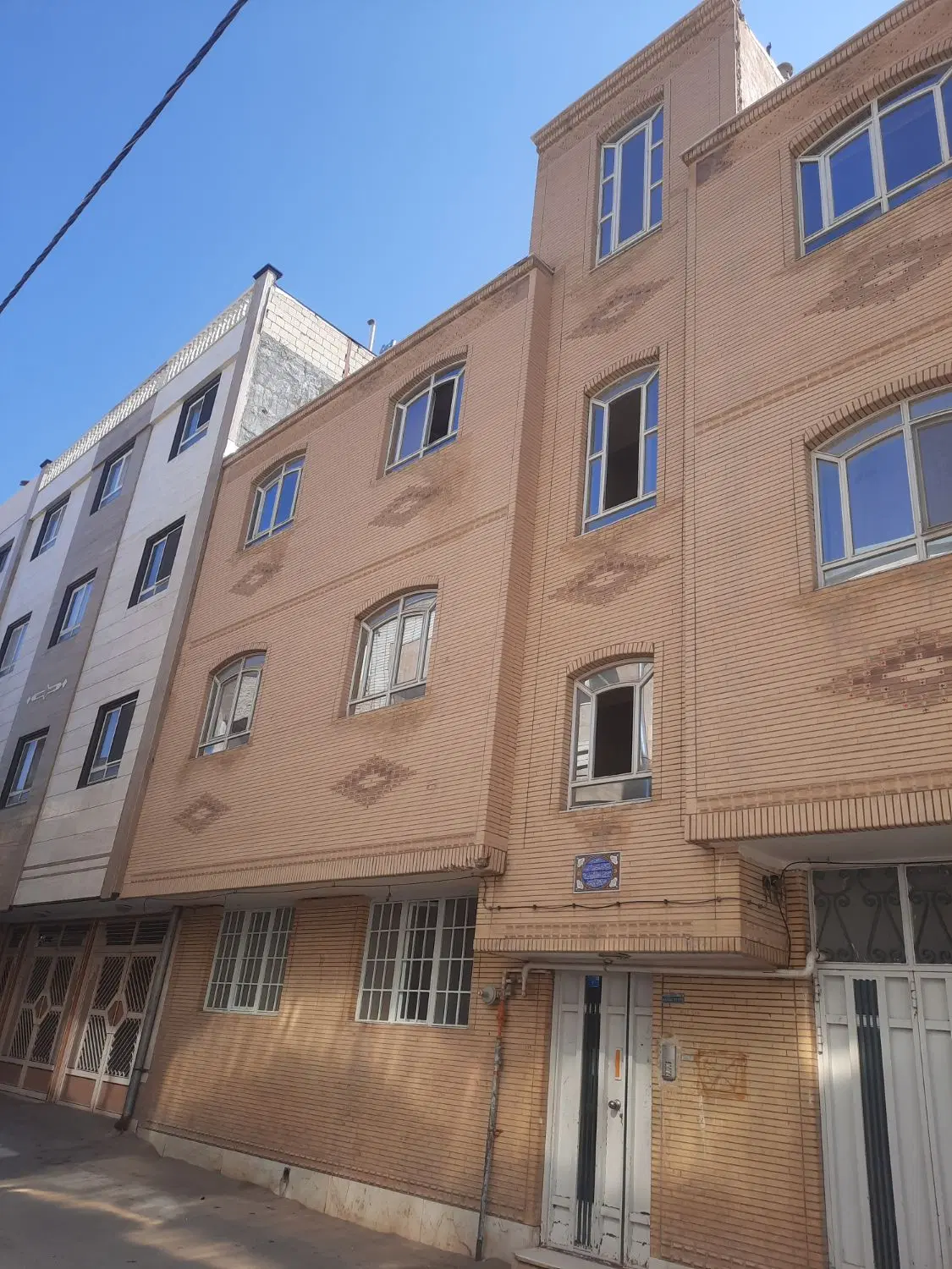 اپارتمان۱۰۰متری بازسازی شده شخصی ساز کلا ۵واحد