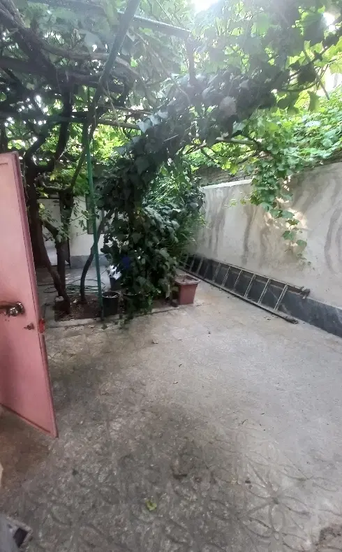 خانه کلنگی ۹۶ متری دو طبقه  بغل دار
