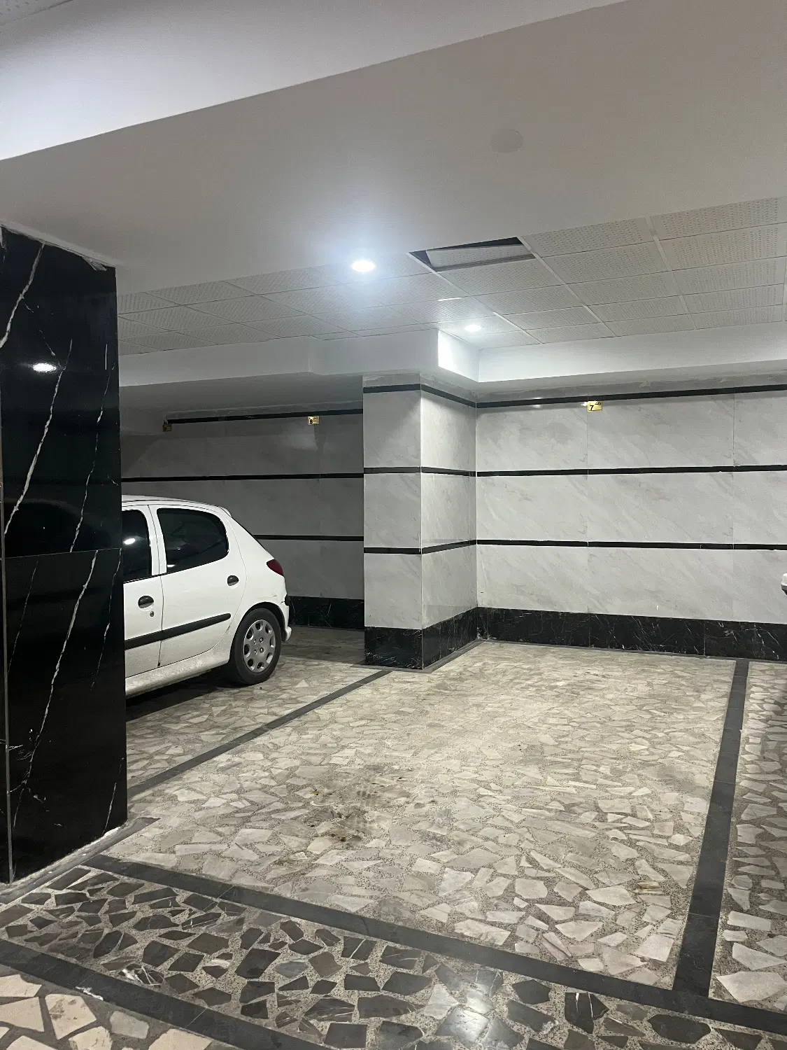 اجاره پارکینگ مسقف و امن ، دوربین‌دار ، نوساز