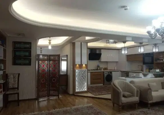 هم خانه خانم