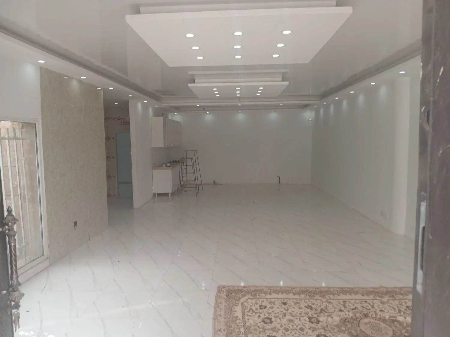 باغ۵۳۰ متری دارای ویلا ۱۳۰متری