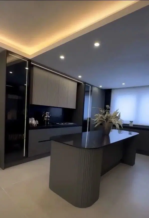 دانشجو _۱۷۰ متر_تاپ لوکیشن_خوش نقشه_نوساز