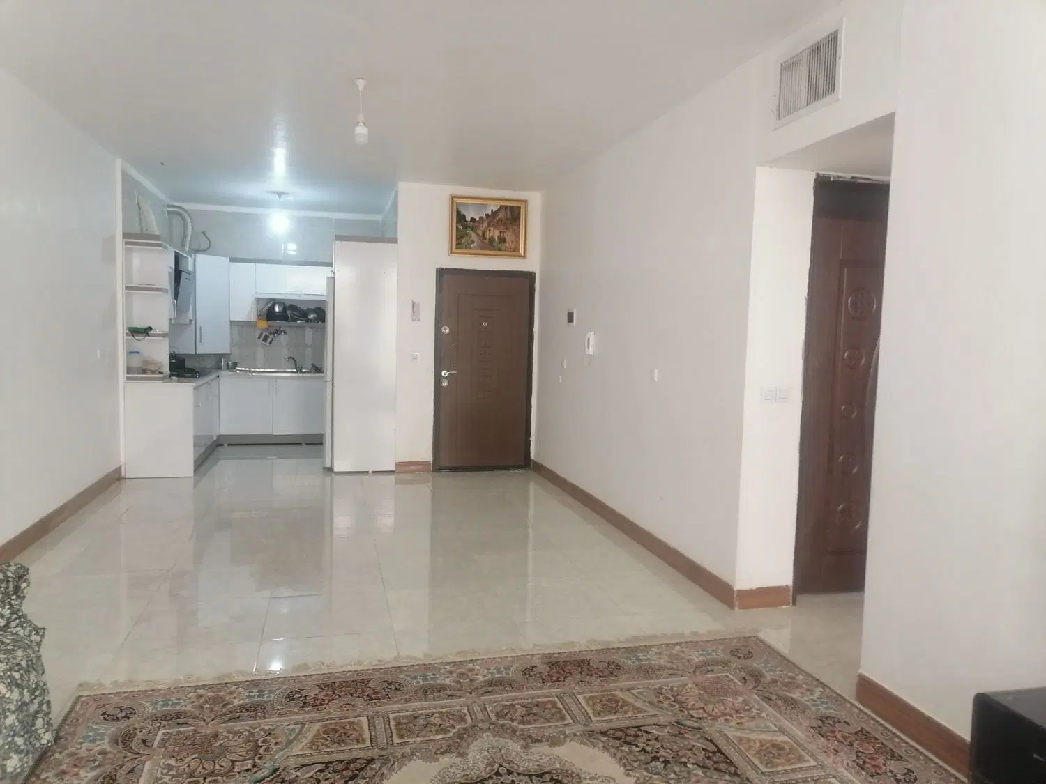 آپارتمان دوخوابه با پارکینگ