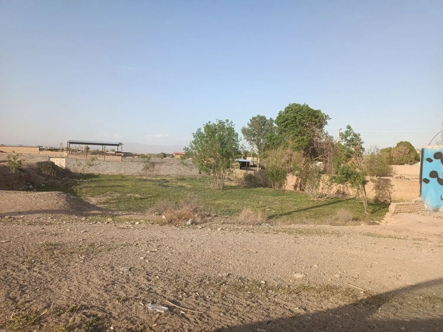 زمین مناسب باغ و باغچه و رستوران و...