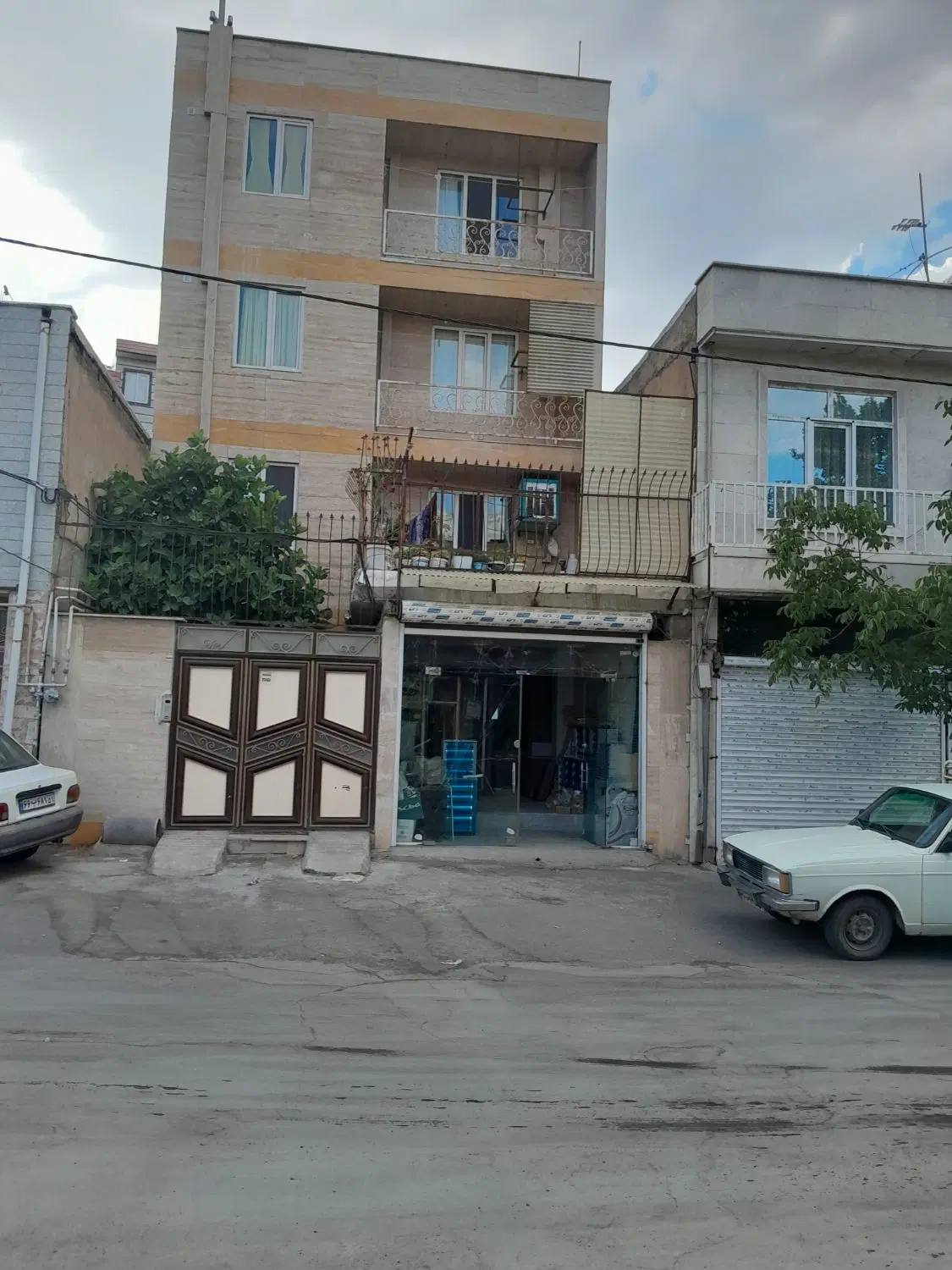 یک  طبقه دوم عبور مشترک آب وبرق گاز مجزا