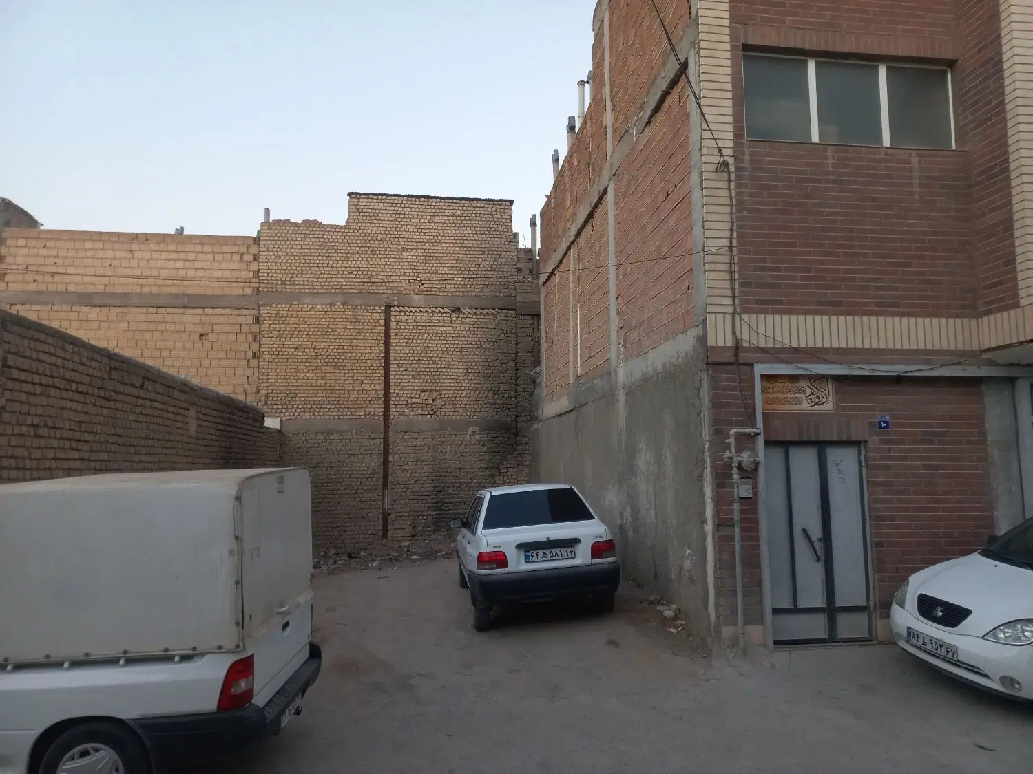 زمین ۷۵ متری س طرف ساخت