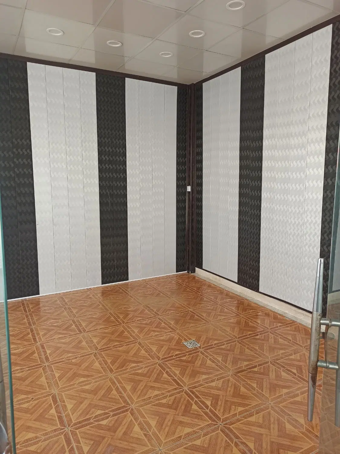 مغازه کرایه سر نبش گلستان