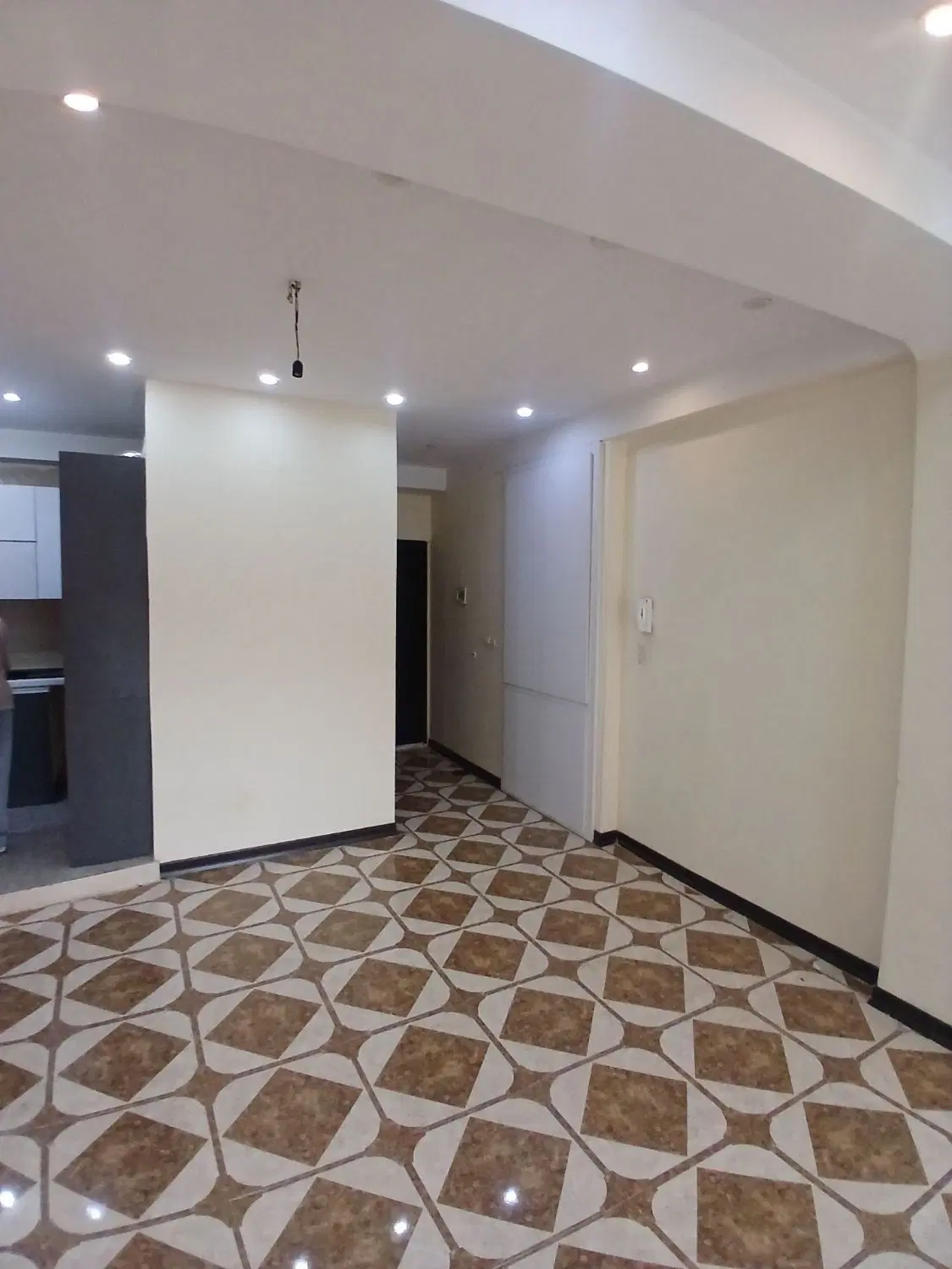 واحد فول امکانات بابت فروش