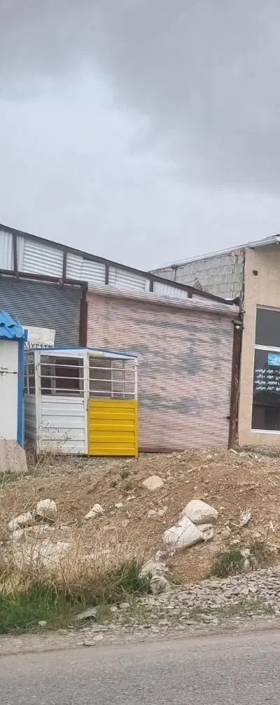 ۵۰ متر دکانی دربرجاده  اصلی اسپیران نهند