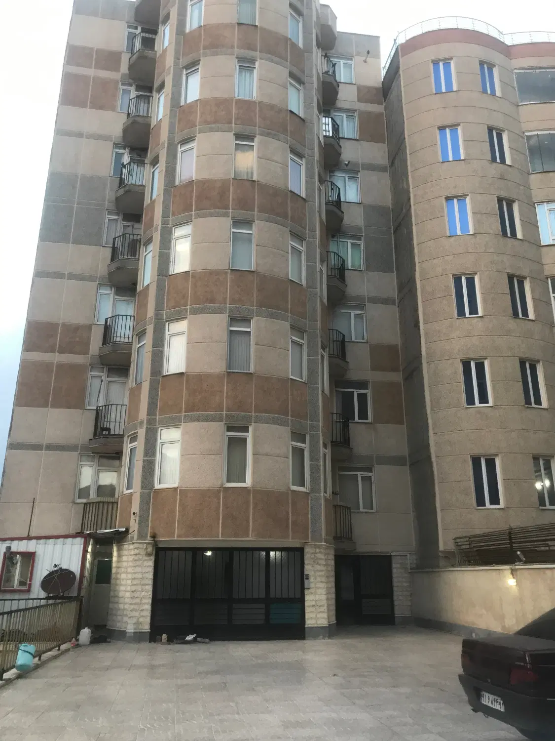 اپارتمان میدان قارتال