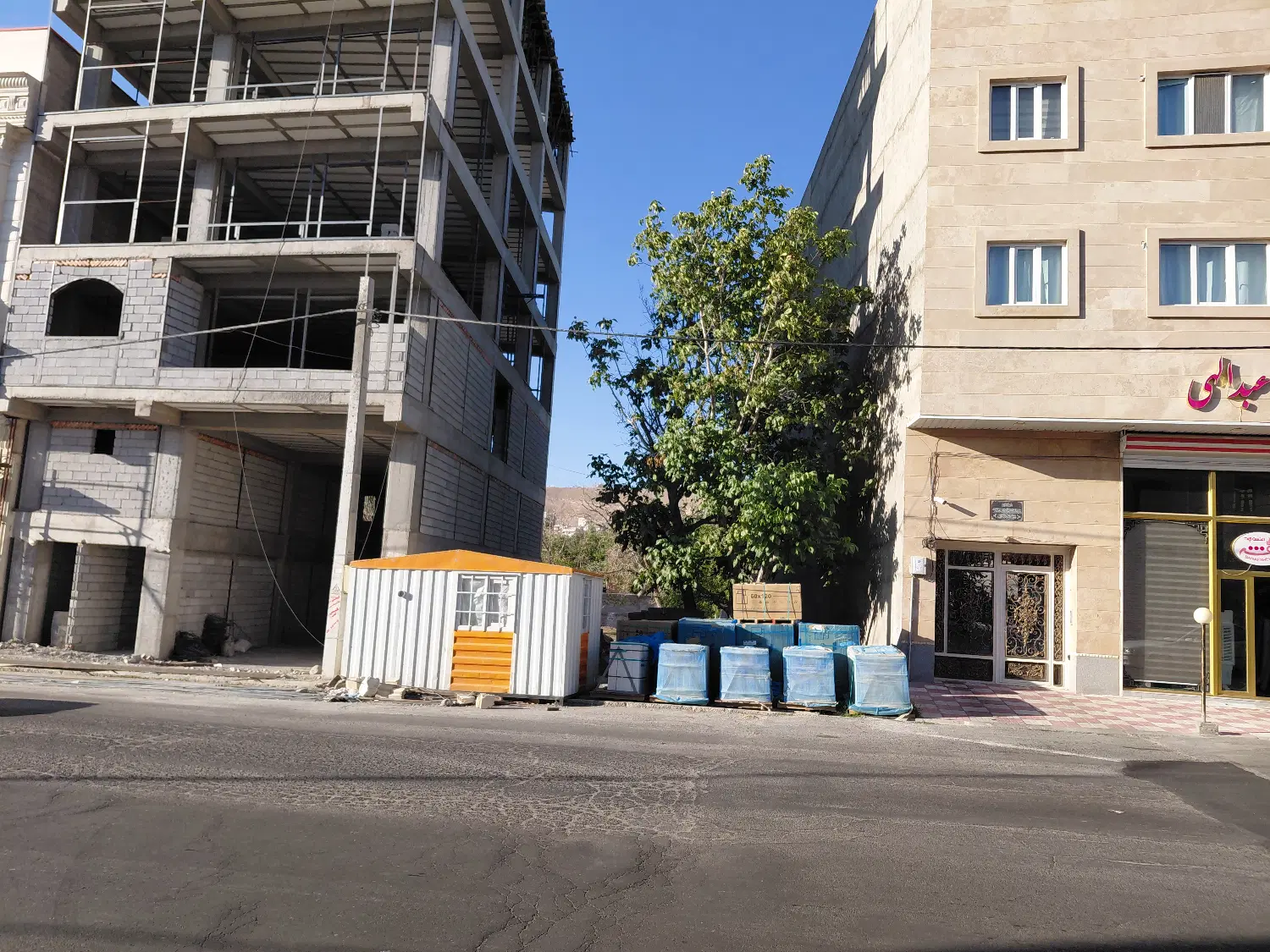 زمین با متراژ 290 متر با کاربری مسکونی و تجاری