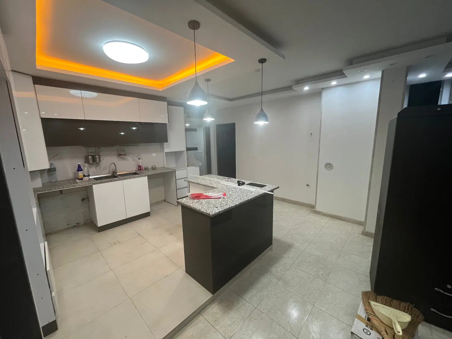 آپارتمان 115 متر دوخواب ک 25 امیرکبیر