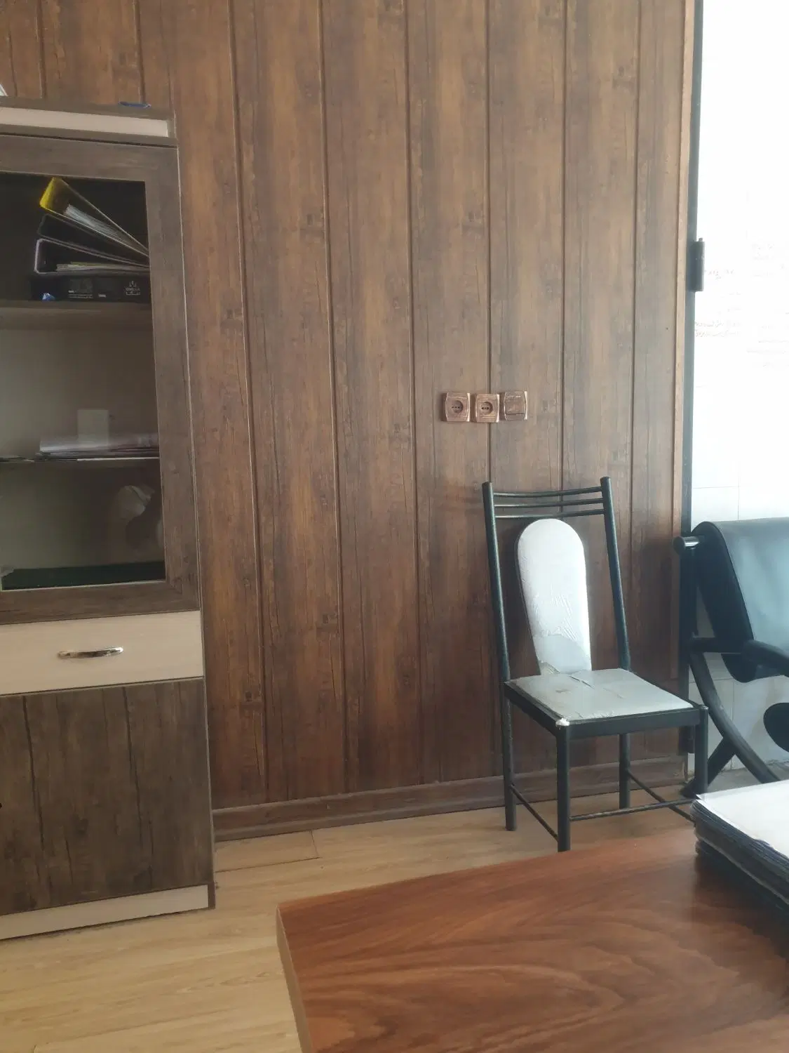 منزل دو خوابه زیر هم کف  حیاط دار
